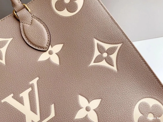 LOUIS MM ONTHEGO VUITTON 0812